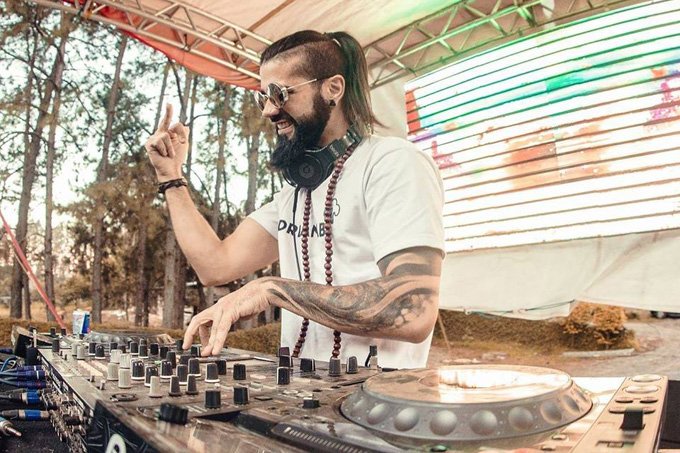 DJ morre após queda de palco durante temporal em Esteio (RS)