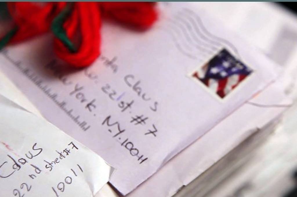 Casal recebe cartas ao papai Noel e cria site para respondê-las