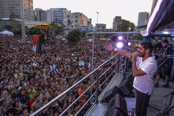 Show do MTST em São Paulo ganha tom político