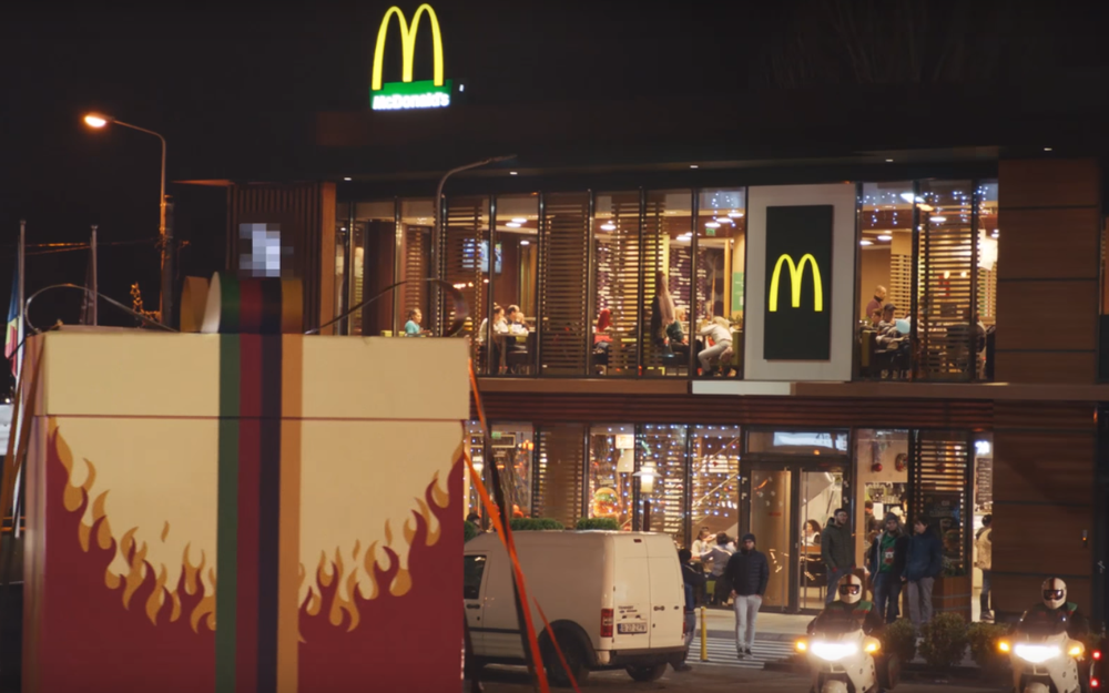 Burger King provoca McDonald's com presente de Natal