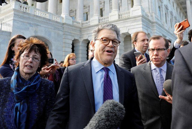 Al Franken: senador democrata foi pressionado a renunciar após acusações de assédio / Yuri Gripas/Reuters