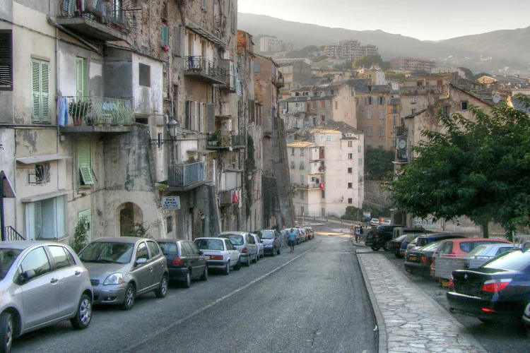 Rua de Bastia, Córsega (GiorgioGaleotti/ CC 4.0 International/Wikimedia Commons)