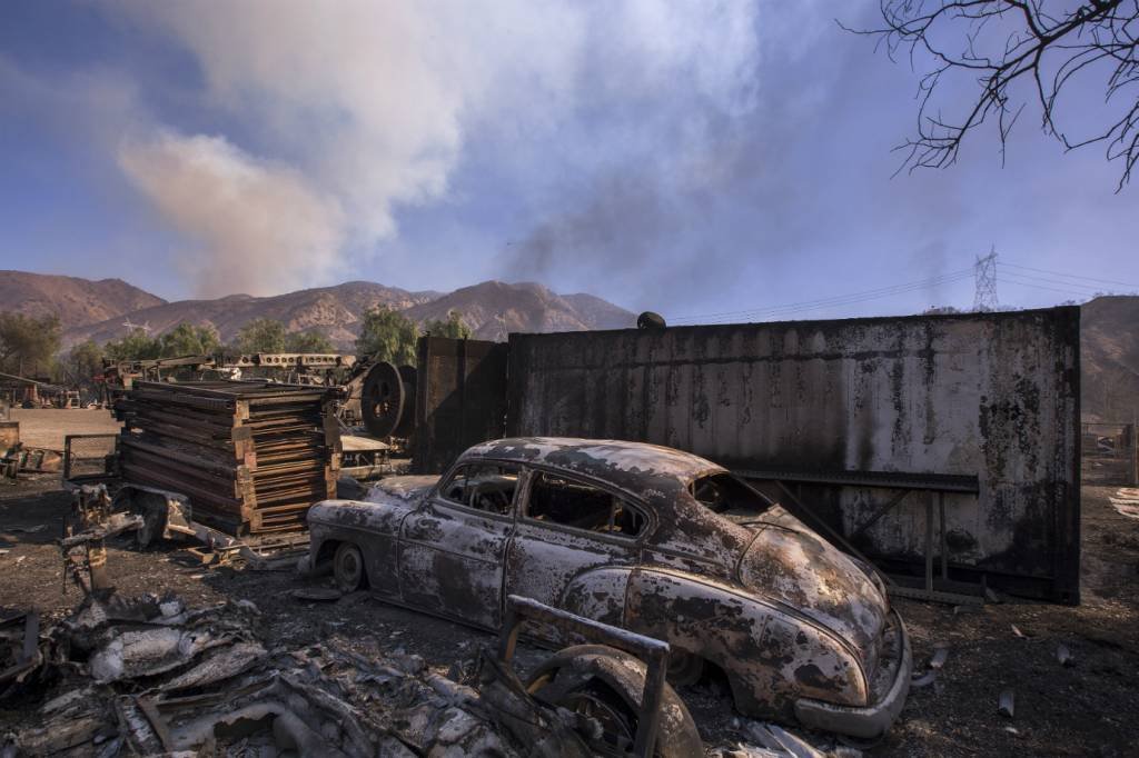 Incêndios tiram 200 mil pessoas de casa na Califórnia; veja fotos