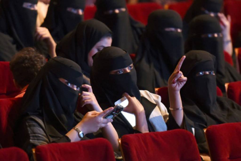 Arábia Saudita permitirá abertura de cinemas no país