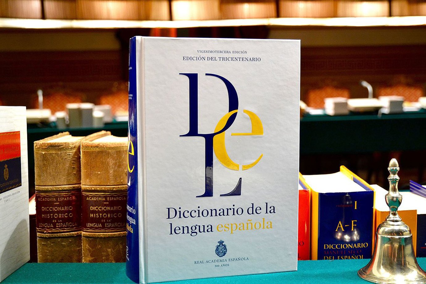 Dicionário agora considera expressão "sexo frágil" depreciativa