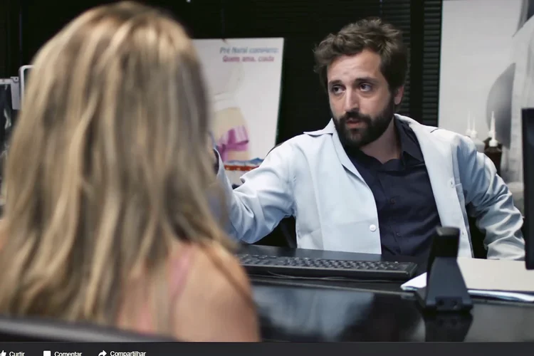 Vídeo é protagonizado por Gregorio Duvivier, que anunciou em julho que será pai (Porta dos Fundos/Reprodução)