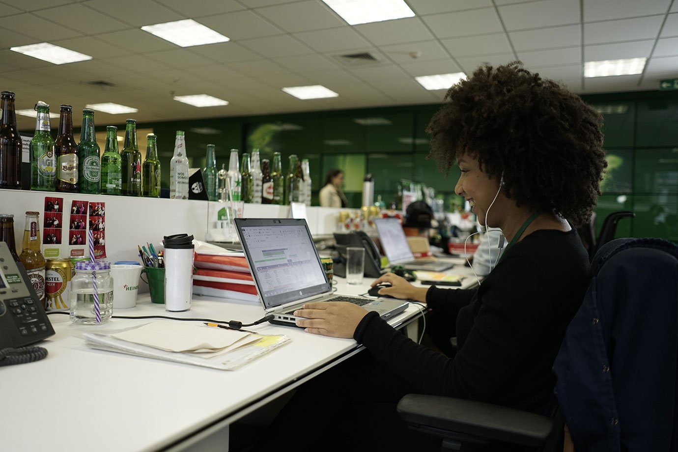 Heineken começa hoje a recrutar estudantes (e dá vale-cerveja)