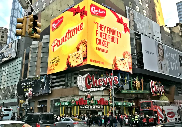 Anúncio da Bauducco na Times Square, em Nova York: vendendo a paixão brasileira aos americanos (Bauducco/Divulgação)