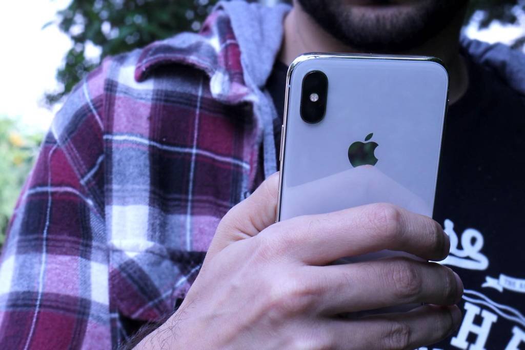 Apple vende menos e ganha mais com iPhone de R$ 7 mil