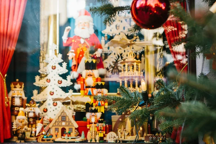 Por ser um momento em que as vendas crescem significativamente, os lojistas precisam se destacar para poder atrair a atenção do cliente (franz12/Thinkstock)