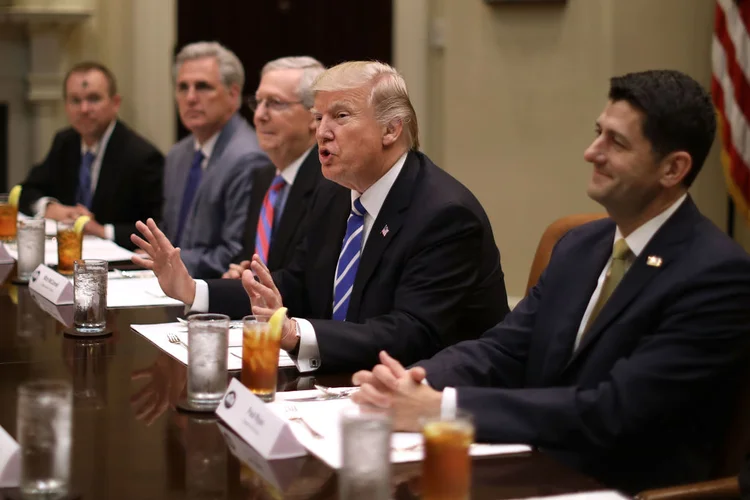 REPUBLICANOS: partido do presidente americano Donald Trump tenta aprovar projetos mesmo sabendo de seus defeitos / Chip Somodevilla | Getty Images