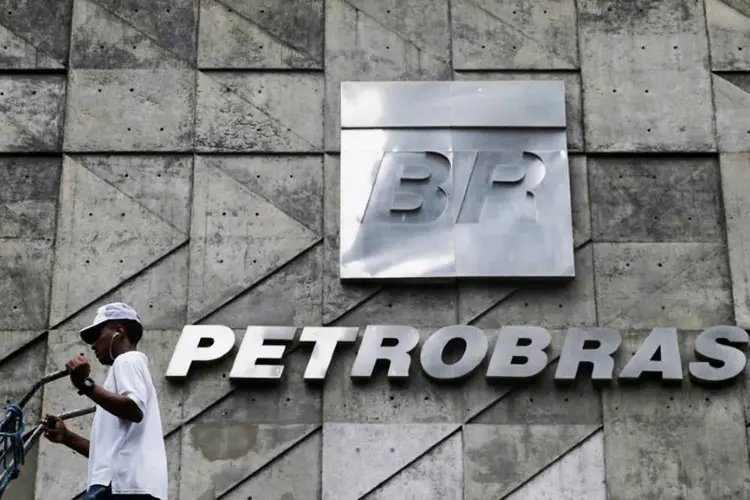 Petrobras:No diesel, a petroleira viu sua fatia recuar para 74 por cento em 2017, de 83 por cento em 2016 e 97 por cento em 2015 (Ricardo Moraes/Reuters)