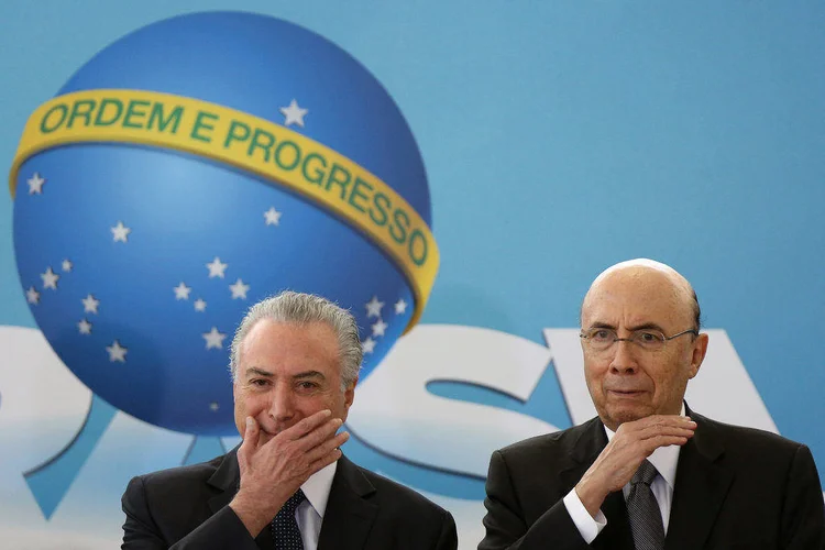 Ouro: O próprio governo calcula que não conseguirá economizar para pagar os juros da dívida pública até 2020 (Adriano Machado/ Reuters/Reuters)