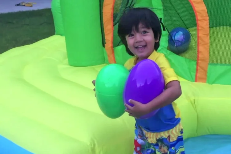 Ryan: menino YouTuber ganhou 11 milhões em 2017 (Ryan ToysReview/YouTube/Reprodução)