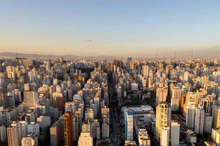 São Paulo: imóveis na planta, em construção e prontos para morar, à venda, em outubro, somaram 18.817 unidades (filipefrazao/Thinkstock)