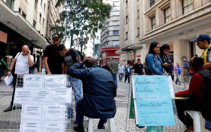 Com desemprego alto, inadimplência avança no Rio e em São Paulo