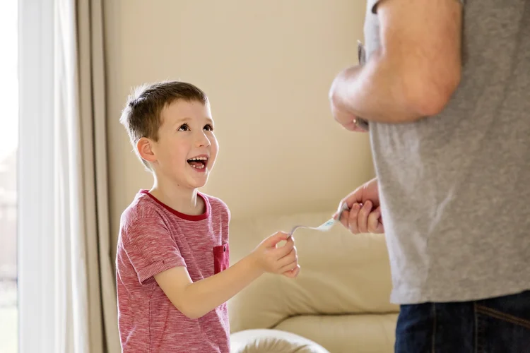 Pensão no IR: somente é possível declarar seu filho como dependente até o ano da detenção da guarda. (gourmetphotography/Thinkstock)