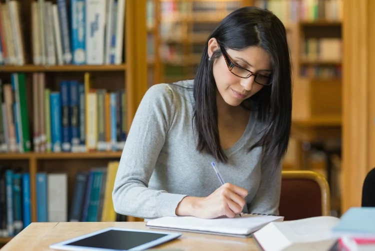 O destaque deste mês é para concursos na área da educação. O estado do Pará apresenta uma política educacional com salários iniciais que chegam a R$ 9 mil, assim como Maricá, no RJ (Wavebreakmedia Ltd/Thinkstock)