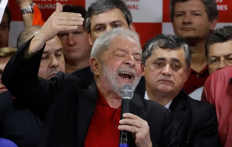 Lula: um vídeo do MTST mostra o bloqueio na Ponte do Socorro, na Marginal Pinheiros (Nacho Doce/Reuters)