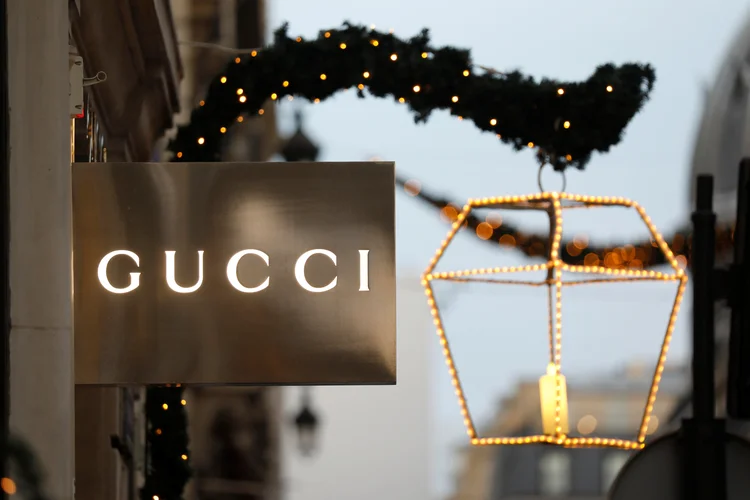 Gucci: “As grandes marcas estão seguindo para onde o dinheiro de seus clientes de gastos elevados está indo” (Charles Platiau/Reuters)