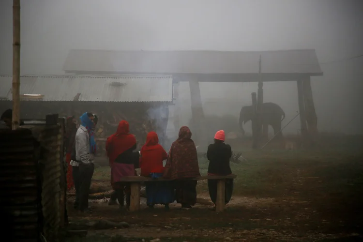 Frio no Nepal: na cidade de Saptari, onda de frio deixou cinco pessoas mortas (Navesh Chitrakar/Reuters)