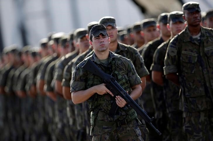 Soldados das Forças Armadas: futuro ministro da Defesa, Fernando de Azevedo e Silva, anunciou os nomes que vão comandar os três braços das forças (Ueslei Marcelino/ Reuters/Reuters)