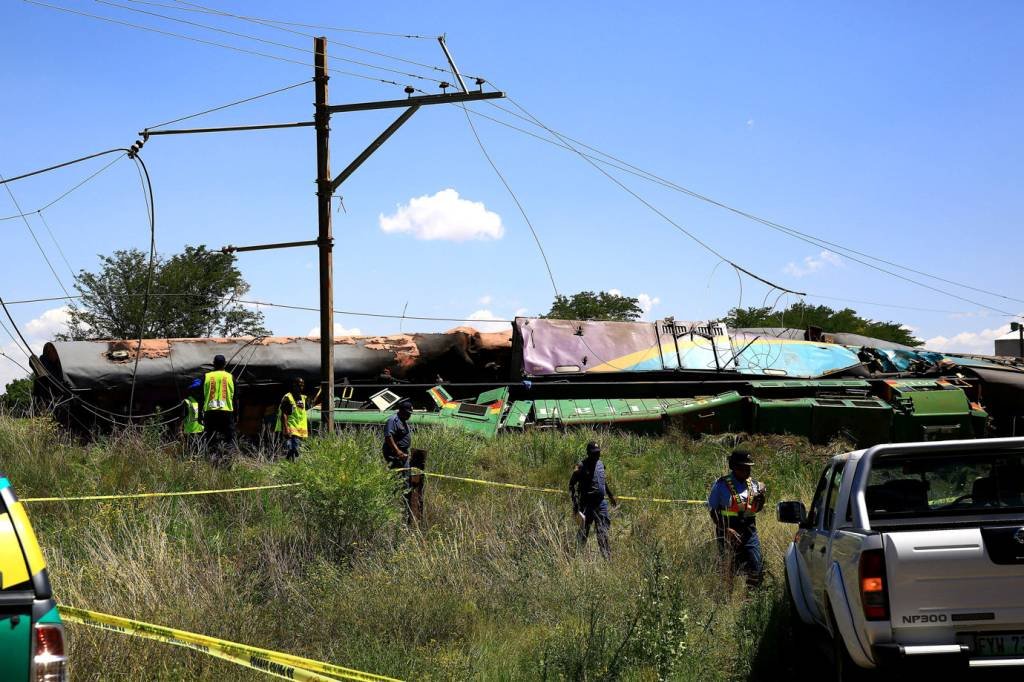 Mortos em acidente de trem na África do Sul sobem para 12