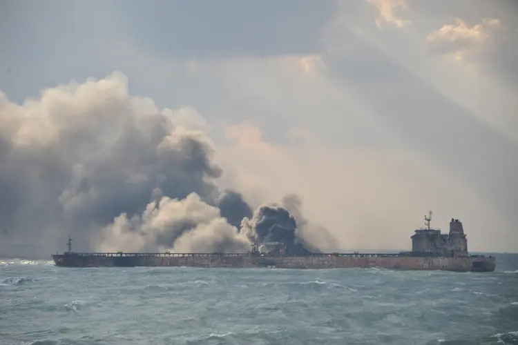 Sanchi, um barco iraniano registrado no Panamá, transportava 136 mil toneladas de petróleo (Foto/Reuters)