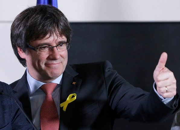 Alemanha pede extradição de Puigdemont por rebelião e desvio