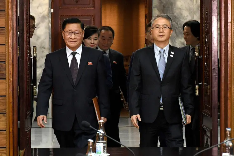 Coreias: acordo sobre orquestra foi finalizado após um longo dia de conversas no vilarejo de Panmunjom nesta segunda-feira (Foto/Reuters)