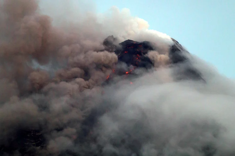 Vulcão Mayon entrou em erupção cerca de 50 vezes nos últimos cinco séculos (Foto/Reuters)