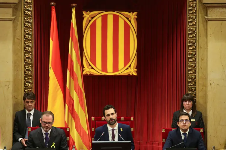 Catalunha: novo parlamento resultante das eleições regionais de 21 de dezembro foi constituído hoje com maioria das forças independentistas (Albert Gea/Reuters)