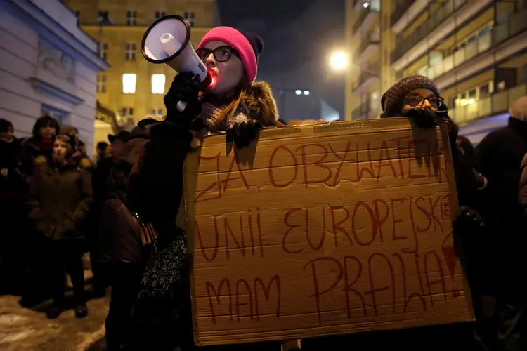 Protesto: a Polônia possui uma das legislações mais restritivas sobre o aborto na Europa (Kacper Pempel/Reuters)