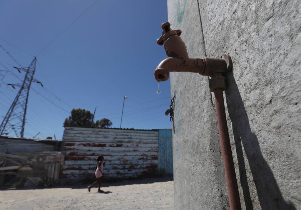 Cidade do Cabo ganha 4 dias a mais de água antes de seca