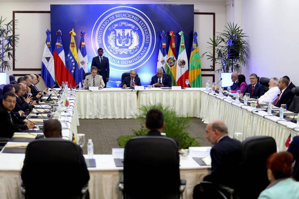 Diálogo entre governo e oposição da Venezuela é retomado hoje