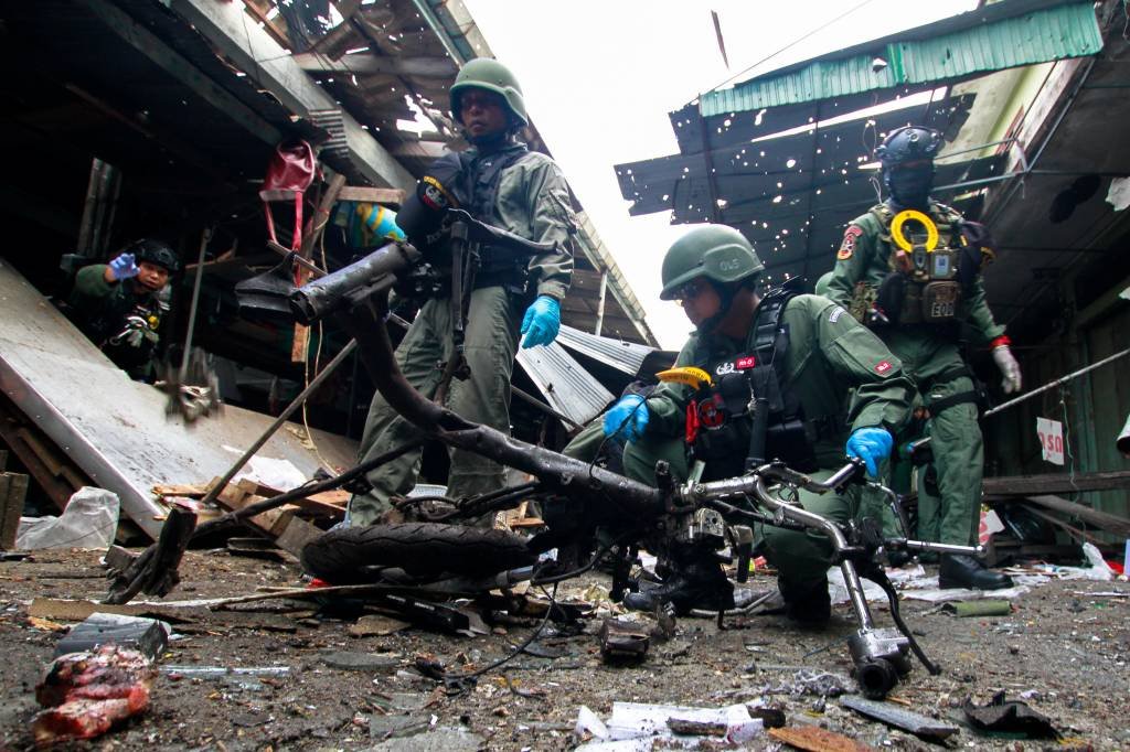 Explosão de bomba em mercado mata três na Tailândia