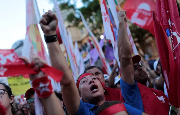 Ato pró-Lula: Guilherme Boulos afirmou que "passaram dos limites" com a condenação (Leonardo Benassatto/Reuters)