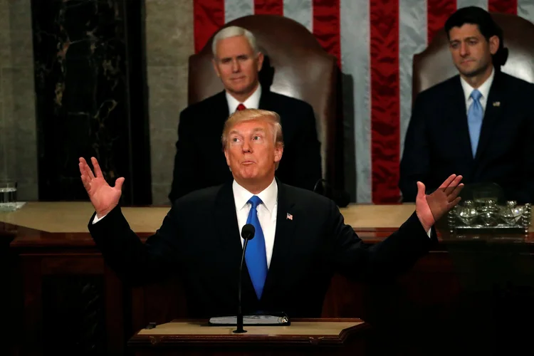 Trump: "comecemos esta noite, reconhecendo que o estado da nossa união é forte porque nosso povo é forte (Leah Millis/Reuters)