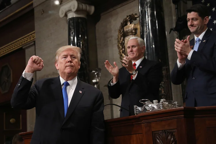 Trump discura no Congresso: senadores terão que ouvir os argumentos dos "promotores" eleitos pela Câmara e dos advogados de Trump (Win McNamee/Reuters)