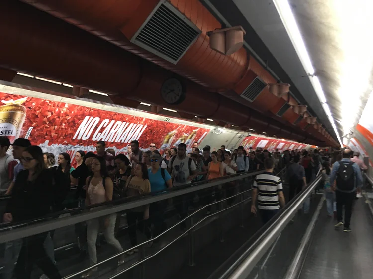 Transferência entre a linha verde e amarela do metrô durante a greve dos metroviários em 18/01 (Nicolas Gunkel/Site Exame)
