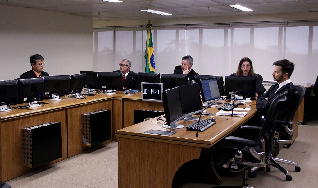 Quem são os juízes do TRF4 que vão selar o destino de Lula