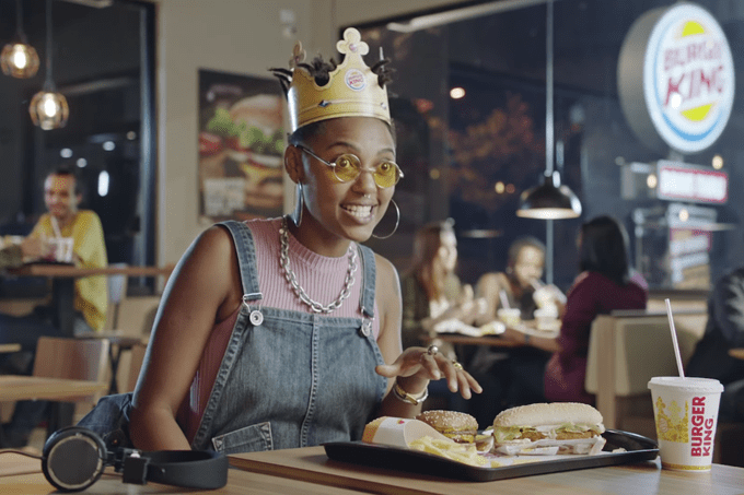 Novo filme do Burger King aposta em humor e beatbox