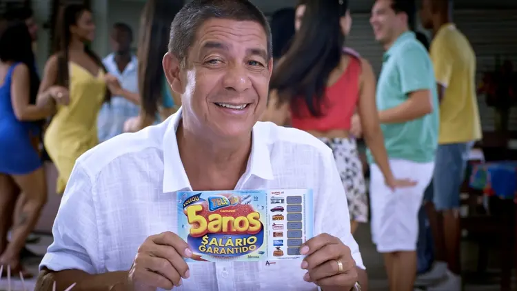 Campanha da Tele Sena de Carnaval: Zeca Pagodinho como garoto-propaganda (Tele Sena/Divulgação)