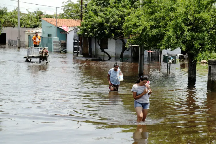 Junta Municipal de Assunção decretou na quarta-feira o estado de emergência por 30 dias (Jorge Adorno/Reuters)