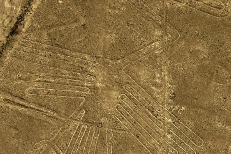 Linhas de Nazca são geoglifos de mais de 2.000 anos de idade com figuras geométricas e de animais (Martin Bernetti/AFP)