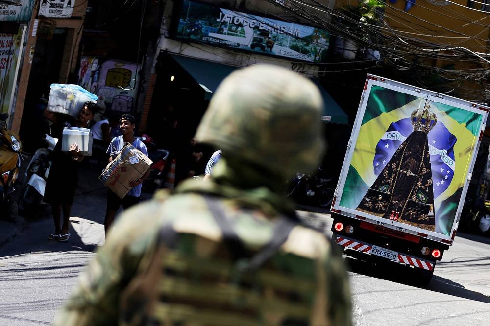 Operação em comunidades da zona sul do Rio deixa ao menos 16 presos