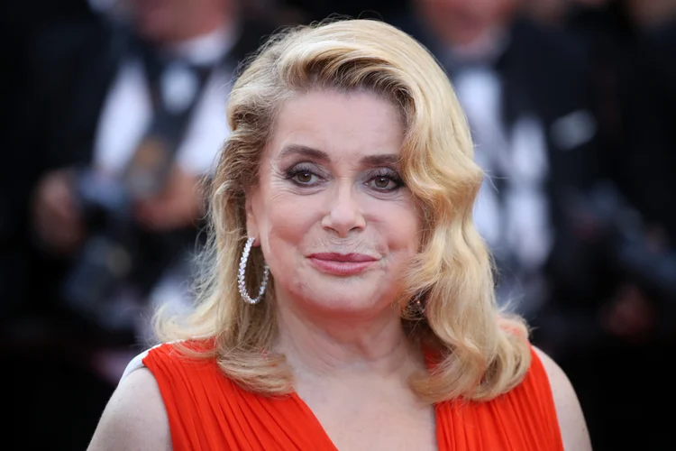 Catherine Deneuve: "este impulso de enviar homens ao abatedouro, ao invés de ajudar mulheres a serem mais independentes, ajuda os inimigos da liberdade sexual" (Chris Jackson/Getty Images)