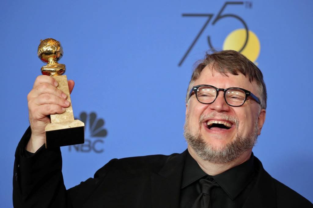 Diretor Guillermo del Toro faz história no Globo de Ouro