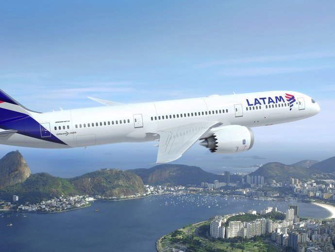 Latam passa a oferecer Wi-Fi nos voos nacionais em parceria com Gogo