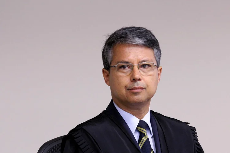 Desembargador Victor Laus no julgamento da Lava Jato no TRF4 (Sylvio Sirangelo/TRF4/Divulgação)